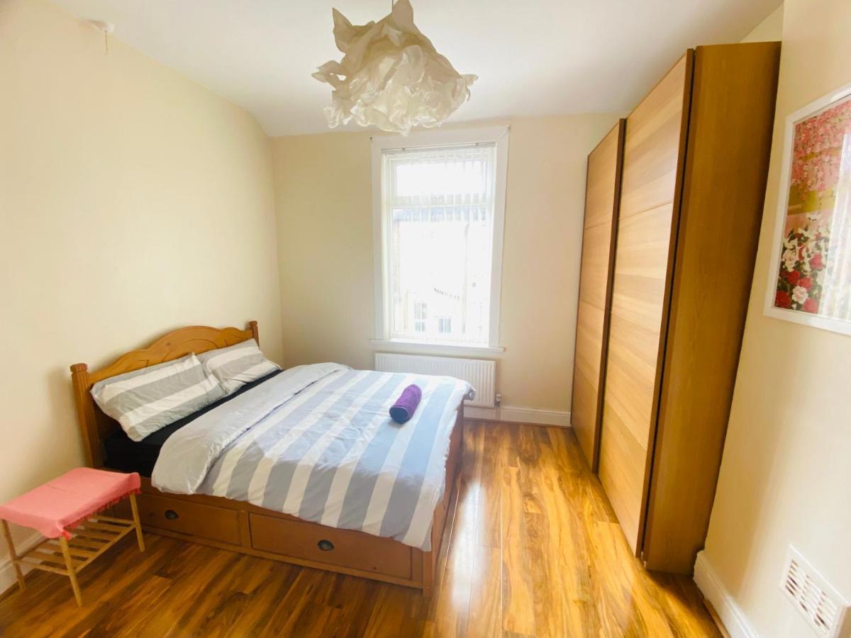 Entire 4 Bedroom House - Ev Point & Free Parking ليفربول المظهر الخارجي الصورة